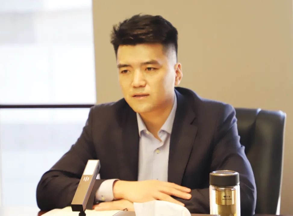 董事长照片.jpeg 董事长照片.jpeg